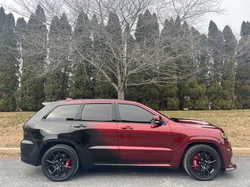 Used 2018 Jeep Grand Cherokee SRT image 50