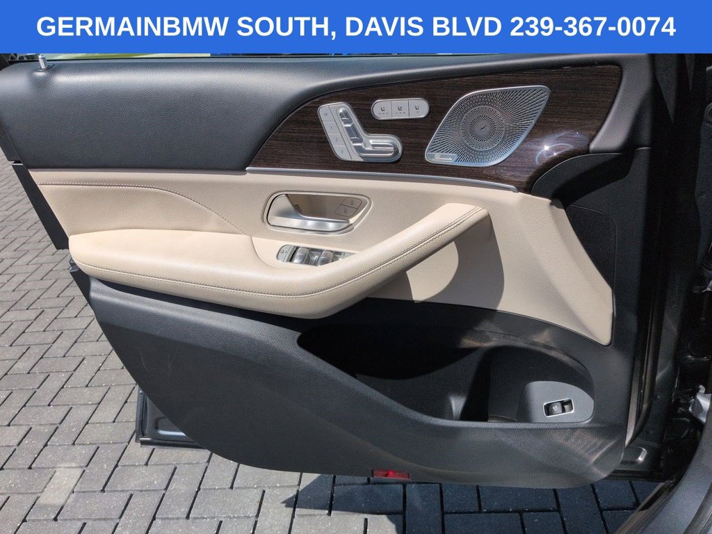 Used 2024 Mercedes-Benz GLS 450 4MATIC image 29
