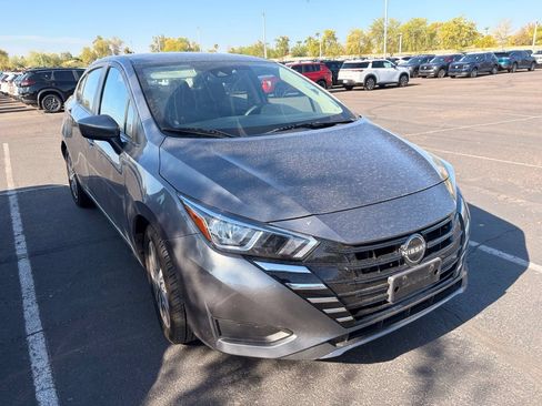 Used 2024 Nissan Versa SV FWD image 4