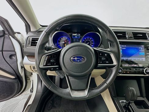 Used 2018 Subaru Outback 3.6R Limited AWD/4WD image 18