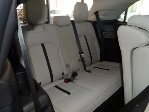 Certified 2025 MAZDA CX-90 3.3 Turbo w/ Preferred Package image 19