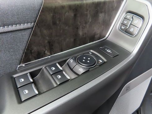 Used 2025 Ford F250 Lariat w/ Lariat Ultimate Package image 75