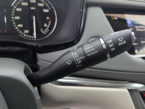 Certified 2024 Cadillac XT5 Premium Luxury image 3