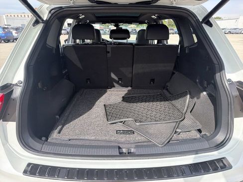 Used 2024 Volkswagen Tiguan SE R-Line AWD/4WD image 28
