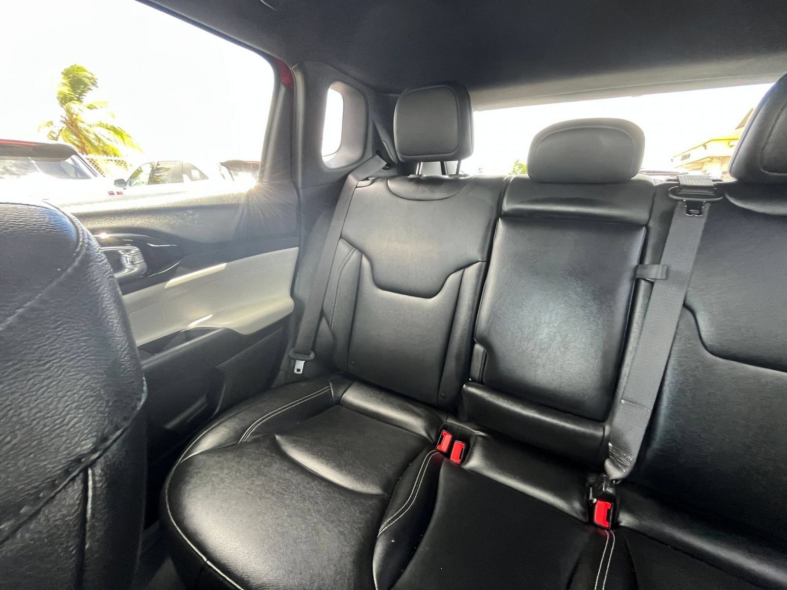 Used 2025 Jeep Compass Limited AWD/4WD image 33