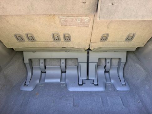 Used 2011 Toyota Sienna Limited w/ Premium Pkg FWD image 12