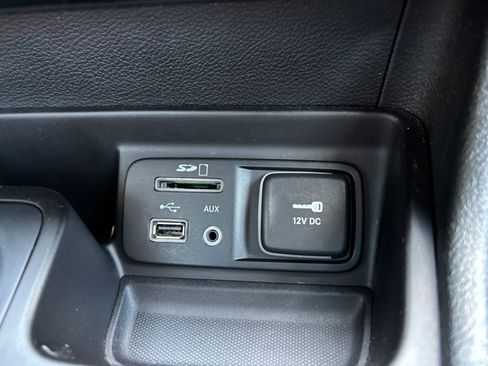 Used 2014 Jeep Cherokee Latitude w/ Cold Weather Group AWD/4WD image 25