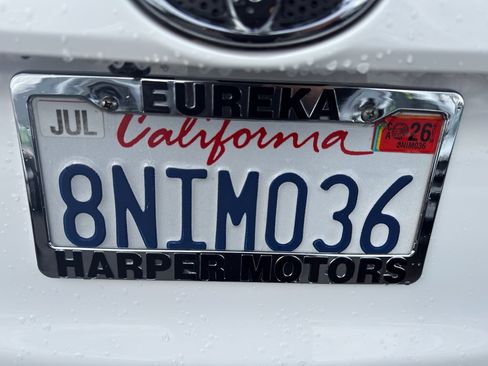 Used 2018 Toyota RAV4 XLE w/ Plus Extra Value Package image 8