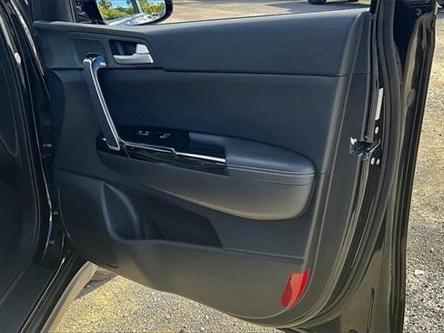 Used 2020 Kia Sportage EX image 19