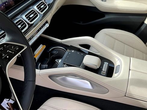 New 2026 Mercedes-Benz GLS 450 4MATIC image 8