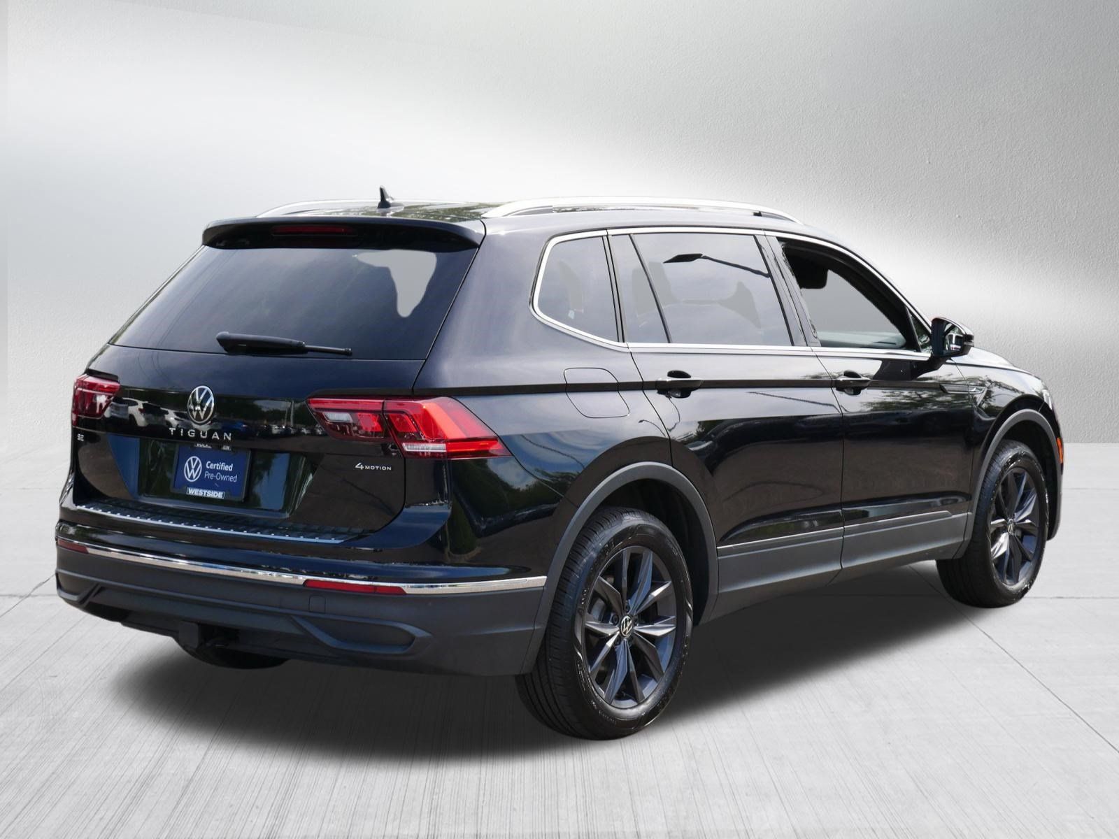 Used 2022 Volkswagen Tiguan SE w/ Panoramic Sunroof Package AWD/4WD image 7