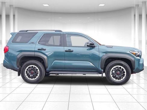 Used 2025 Toyota 4Runner TRD Off-Road Premium image 2