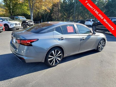 Certified 2022 Nissan Altima 2.5 SR image 3