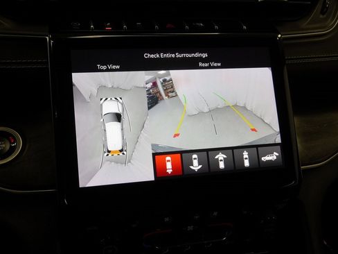 Certified 2022 Jeep Grand Cherokee Limited w/ Luxury Tech Group II image 32