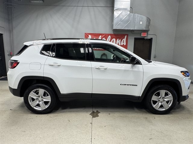 Used 2022 Jeep Compass Latitude w/ Convenience Group AWD/4WD image 10