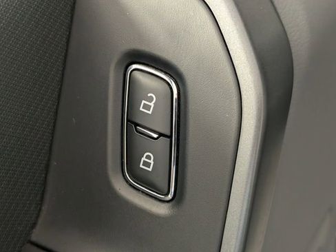 Used 2021 Ford F150 XLT image 11