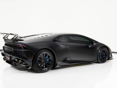 Used 2016 Lamborghini Huracan LP 610-4 image 2