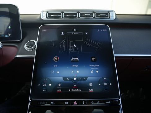 Used 2022 Mercedes-Benz S 580 4MATIC Sedan w/ AMG Line Package image 70