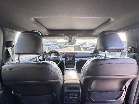 Used 2024 Jeep Grand Cherokee Altitude image 22