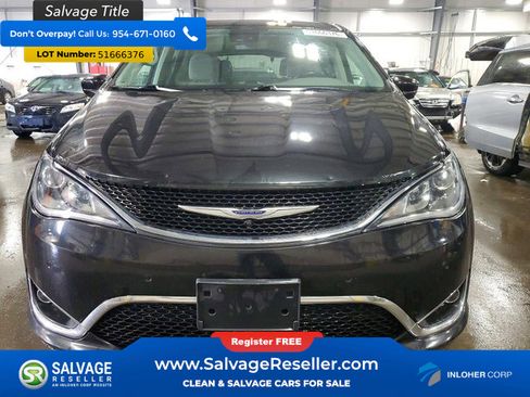 Used 2020 Chrysler Pacifica Touring w/ Advanced Safetytec Group FWD image 7