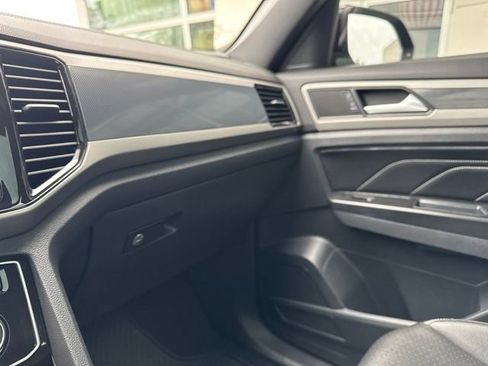 Used 2020 Volkswagen Atlas Cross Sport SEL AWD/4WD image 17