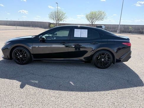 Used 2025 Toyota Camry SE w/ Convenience Package image 9