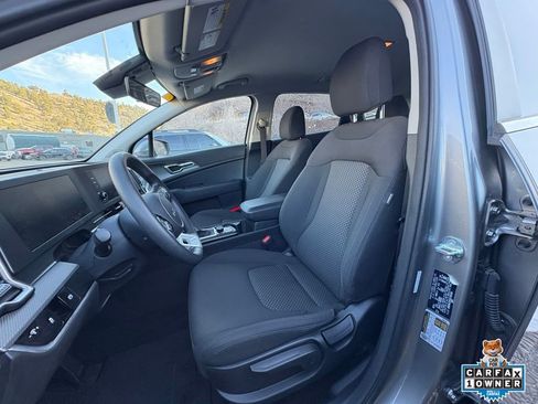 Certified 2025 Kia Sportage LX image 4