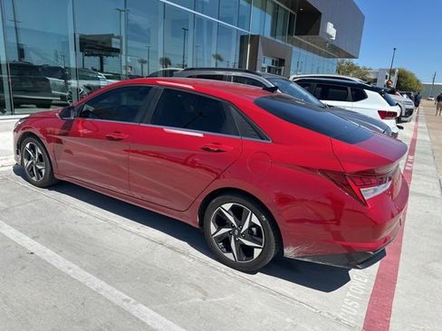 Used 2023 Hyundai Elantra Limited image 6