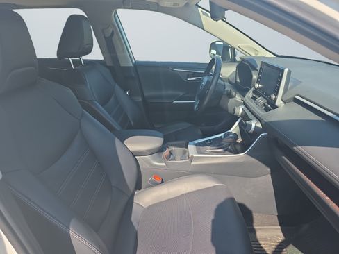 Used 2020 Toyota RAV4 Limited AWD/4WD image 17