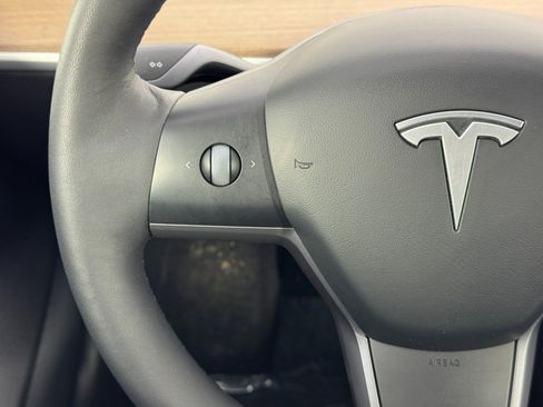 Used 2021 Tesla Model 3 Standard Range Plus image 18