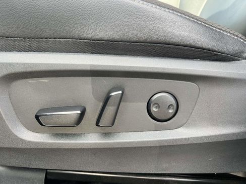 Certified 2025 Nissan Pathfinder SL w/ SL Premium Package image 17