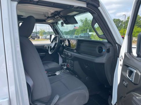 Used 2024 Jeep Wrangler Unlimited Rubicon 4xe w/ Convenience Group AWD/4WD image 32
