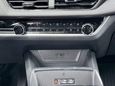 New 2026 Chevrolet Equinox RS w/ Convenience Package III FWD image 19