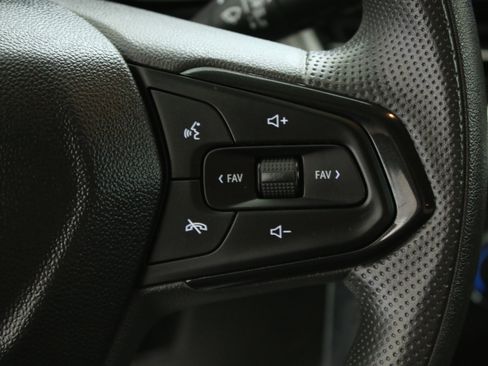 Used 2024 Chevrolet Trax LS w/ LS Convenience Package FWD image 16