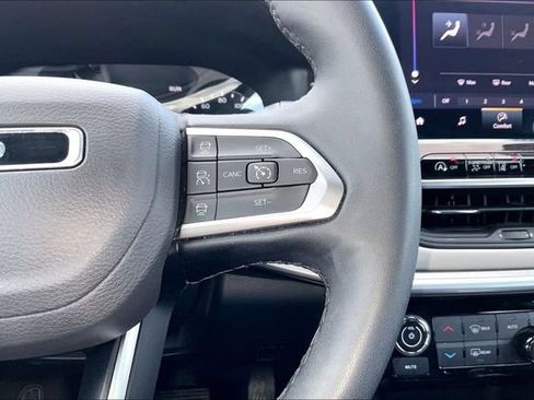 Used 2025 Jeep Compass Limited AWD/4WD image 21