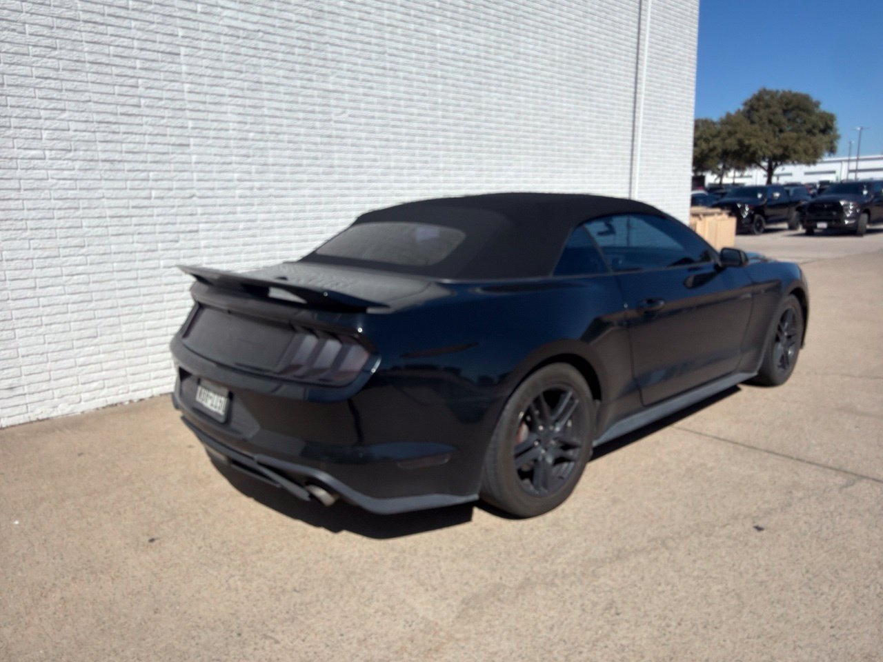 Used 2022 Ford Mustang Premium RWD image 3