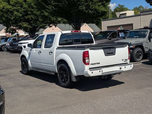 Used 2020 Nissan Frontier SV w/ Midnight Edition Floor Mats AWD/4WD image 5