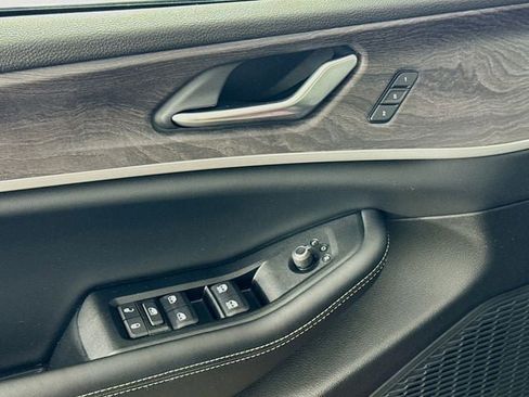 New 2025 Jeep Grand Cherokee L Limited w/ Luxury Tech Group II image 21