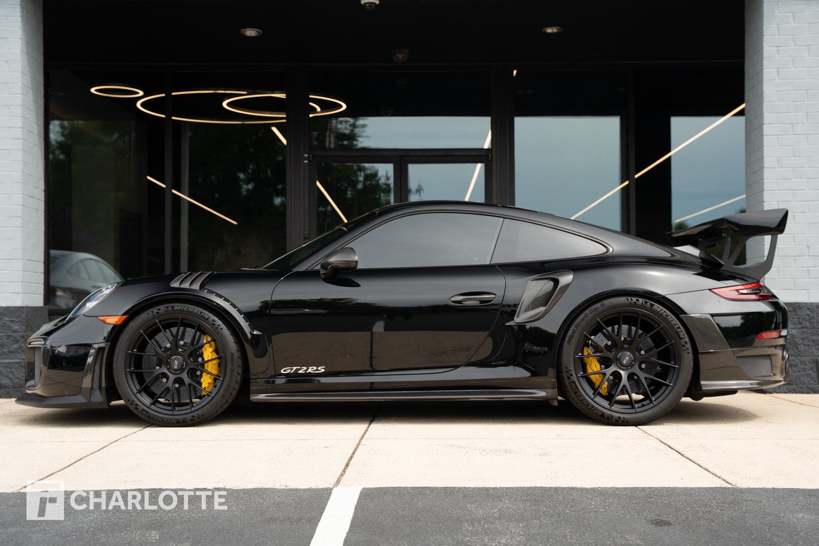 Used 2018 Porsche 911 GT2 RS RWD image 1