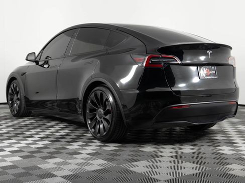 Used 2022 Tesla Model Y Performance image 4