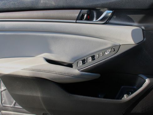 Used 2019 Honda Accord LX image 12