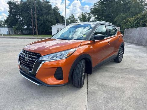 Used 2024 Nissan Kicks SV FWD image 4