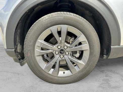 Certified 2023 Ford Explorer XLT w/ Equipment Group 202A AWD/4WD image 10