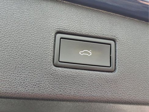 Certified 2024 Volkswagen Tiguan SE AWD/4WD image 8