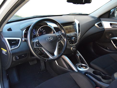 Used 2013 Hyundai Veloster RE:MIX Edition image 7