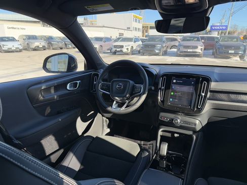 Certified 2023 Volvo XC40 Recharge Plus image 19