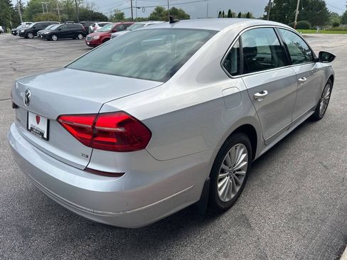 Used 2016 Volkswagen Passat 1.8T SE FWD image 5