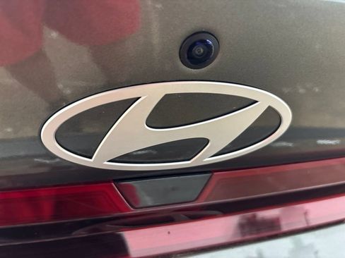 Certified 2025 Hyundai Elantra SE FWD image 26