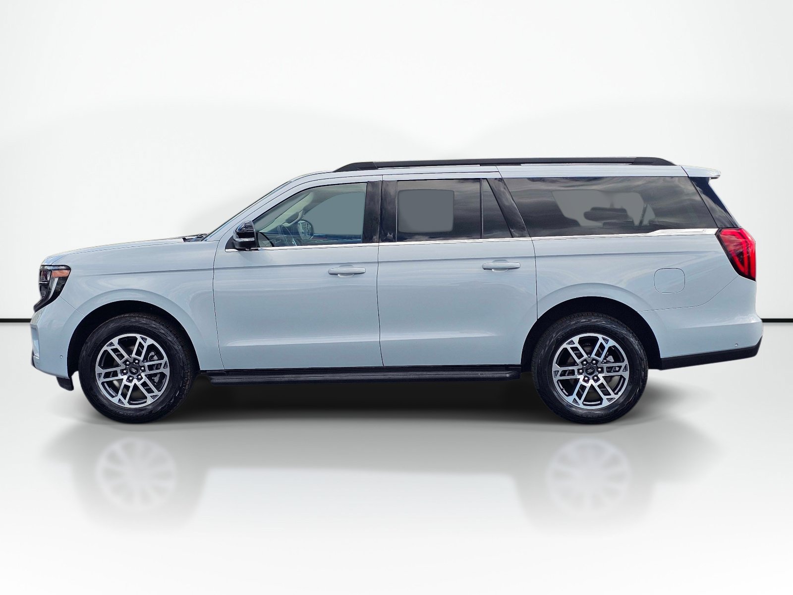 Used 2025 Ford Expedition Max Active AWD/4WD image 14