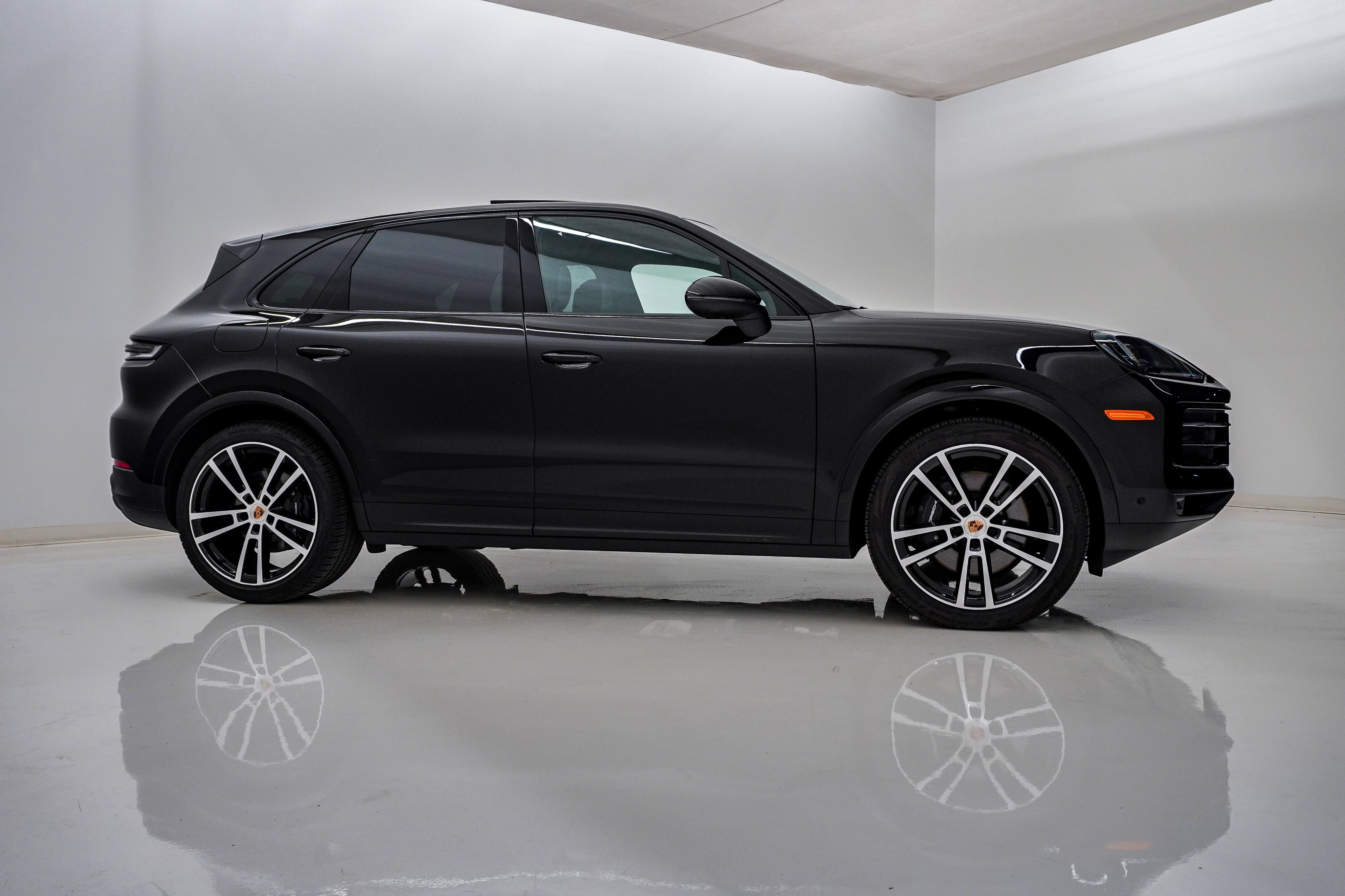 Certified 2026 Porsche Cayenne AWD/4WD image 9